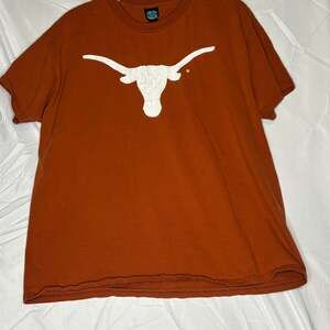 Vintage Texas Longhorns T-Shirt, Burnt Orange, Size L — UT Austin Bevo Tee